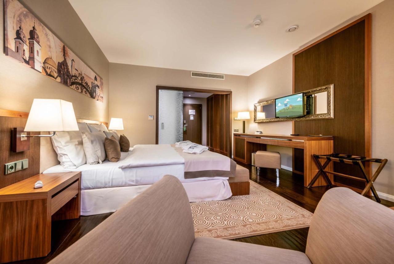 Elizabeth Hotel 4*