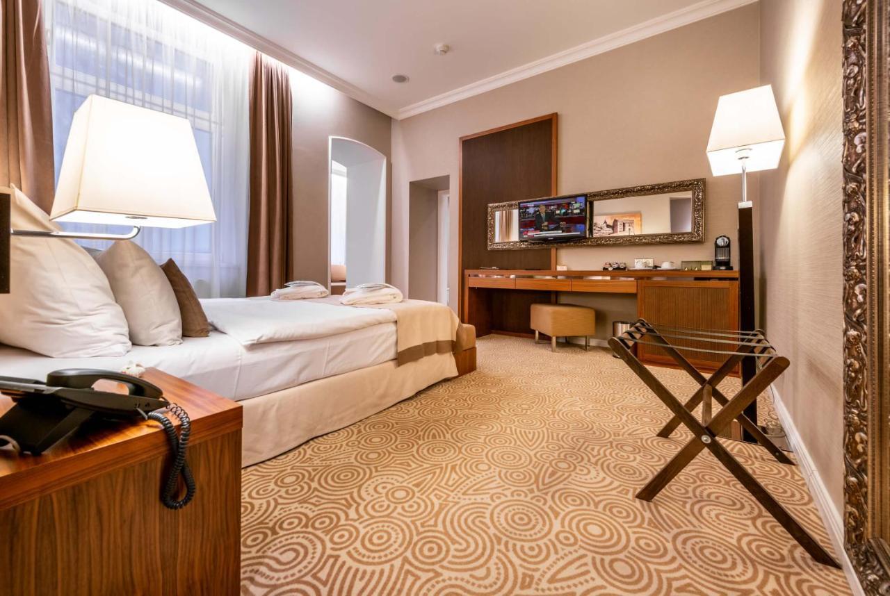 Elizabeth Hotel 4*